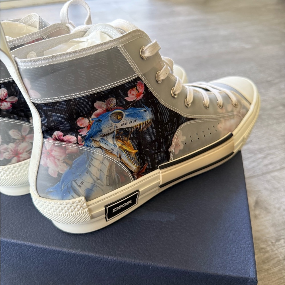 Dior Hajime Sorayama x Dior B23 Retro-Futuristic - Picture 6 of 10